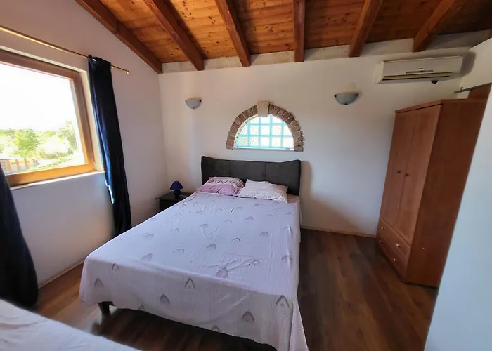 Rustic House Jm Holiday home Sisan