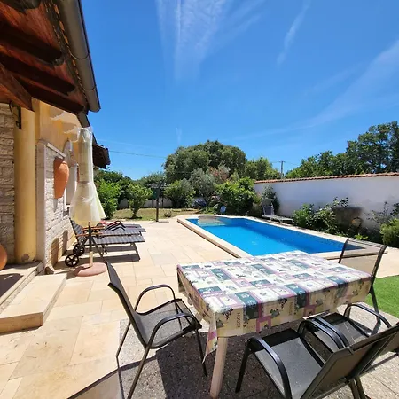Rustic House Jm بيت للعطل Šišan